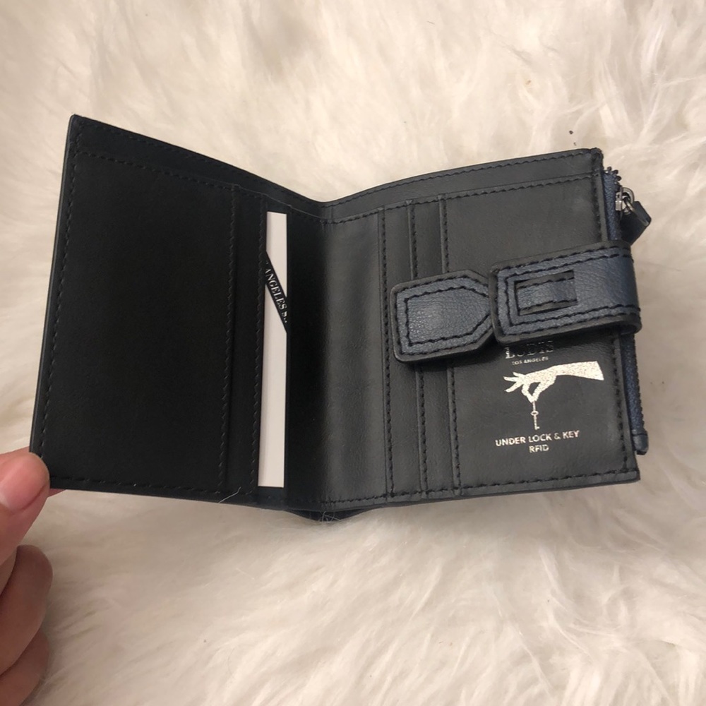 Bi-Fold Wallet - Picture 4 of 6